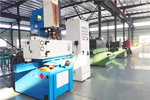 模具機加工區(qū)域